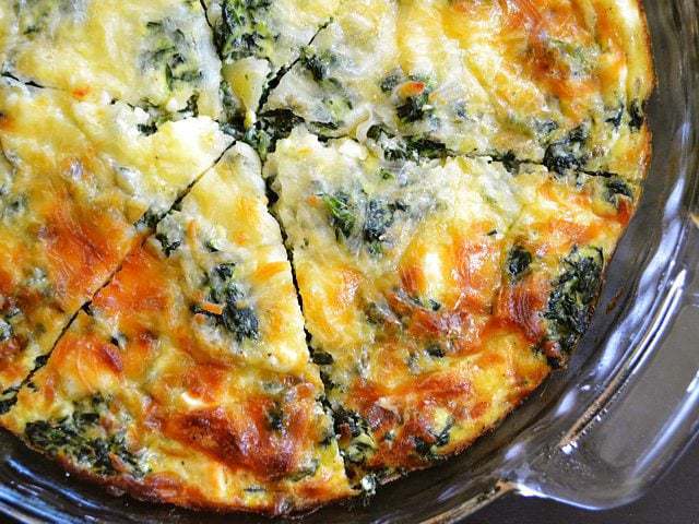 Spinach and Mushroom Crustless Quiche is a great low carb breakfast or brunch tread packed with vegetables and protein. BudgetBytes.com