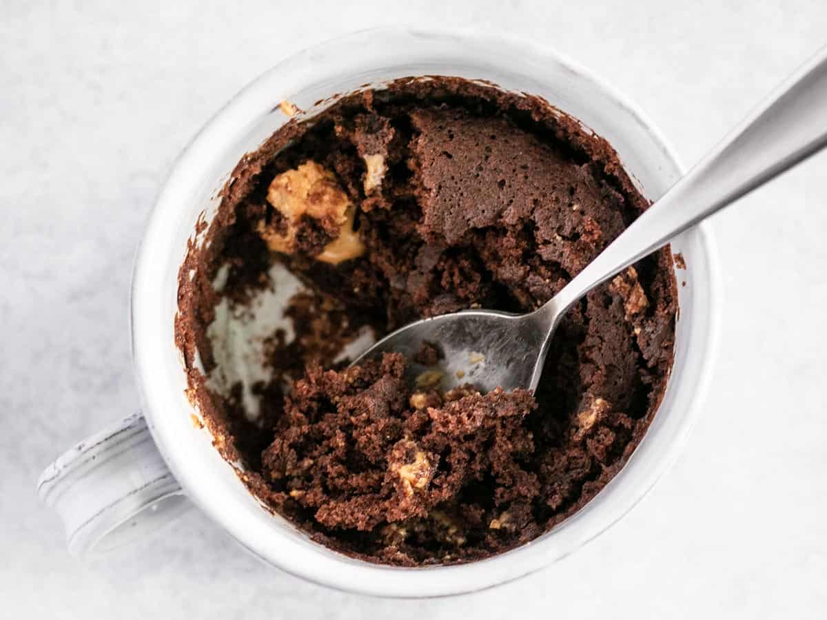 Self-stirring mug takes the spoon out of the prep work