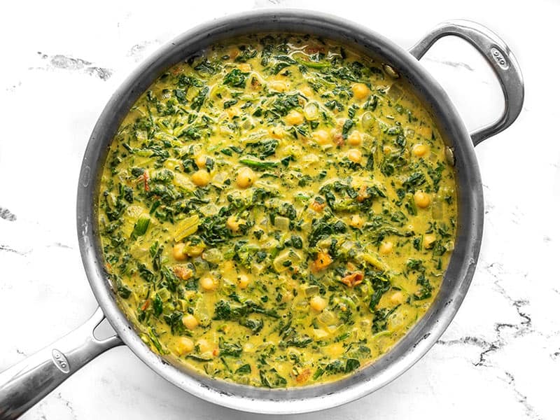 finished chana saag in the skillet