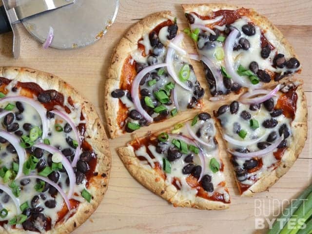 https://www.budgetbytes.com/wp-content/uploads/2013/07/BBQ-Black-Bean-Pizza-cut.jpg