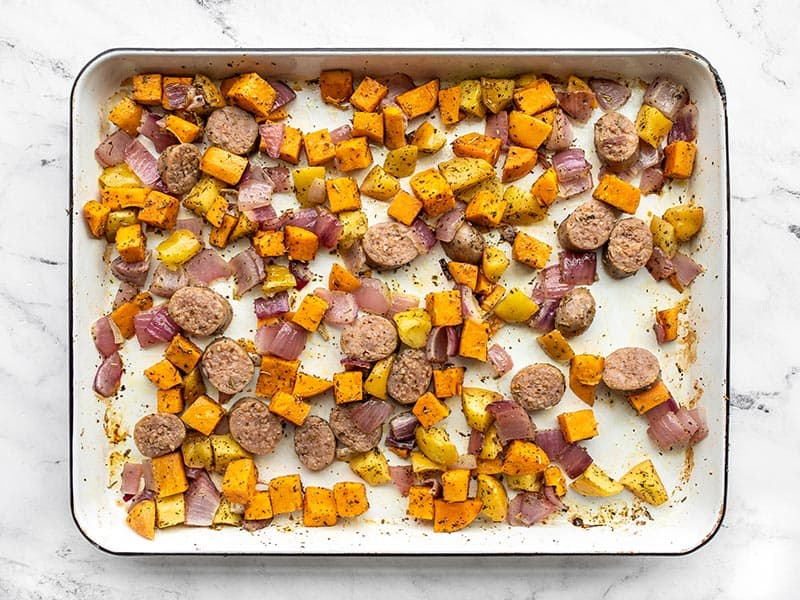 Half-roasted autumn medley with sliced sausage.