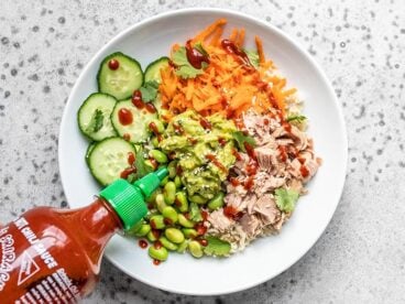 https://www.budgetbytes.com/wp-content/uploads/2014/07/Build-Spicy-Tuna-Guacamole-Bowls-2-368x276.jpg