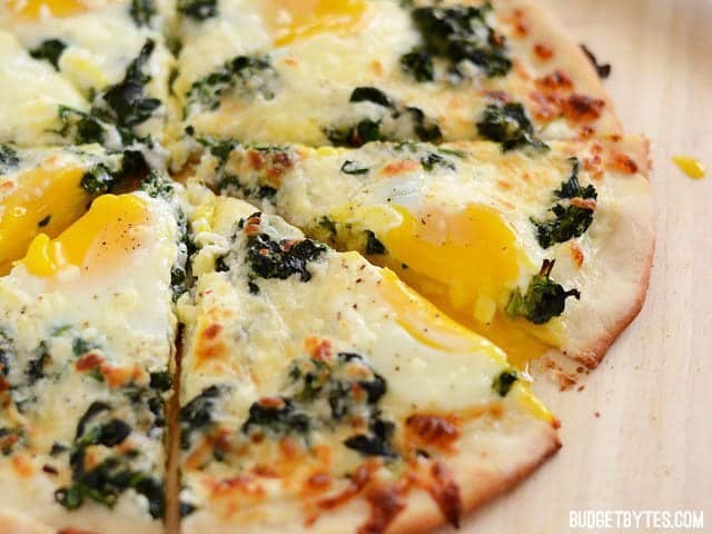 Eggs Florentine Breakfast Pizza - BudgetBytes.com
