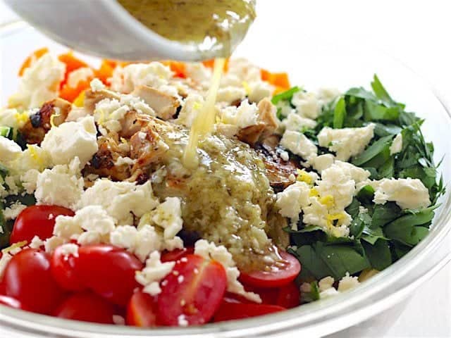 Lunch box-pesto pasta, marinated chicken with greek salad and baked  tomatoes — MajaMånborg