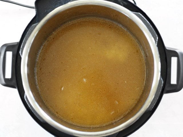 Pressure Cooked Chicken Broth