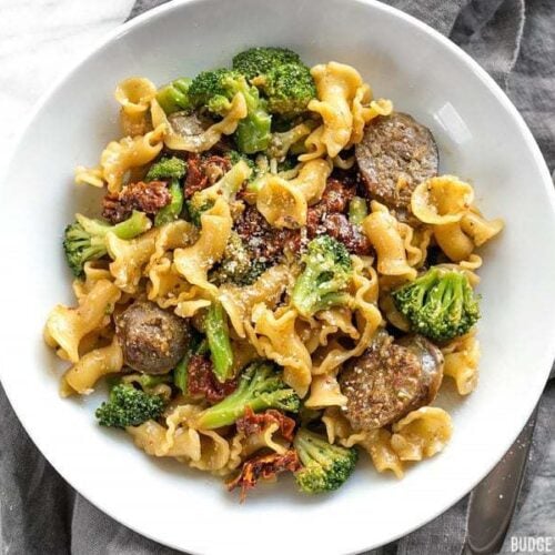 This One Pot Sausage and Sun Dried Tomato Pasta cooks quickly and in one skillet so that no flavor is lost! Make dinner fast, easy, and delicious. BudgetBytes.com