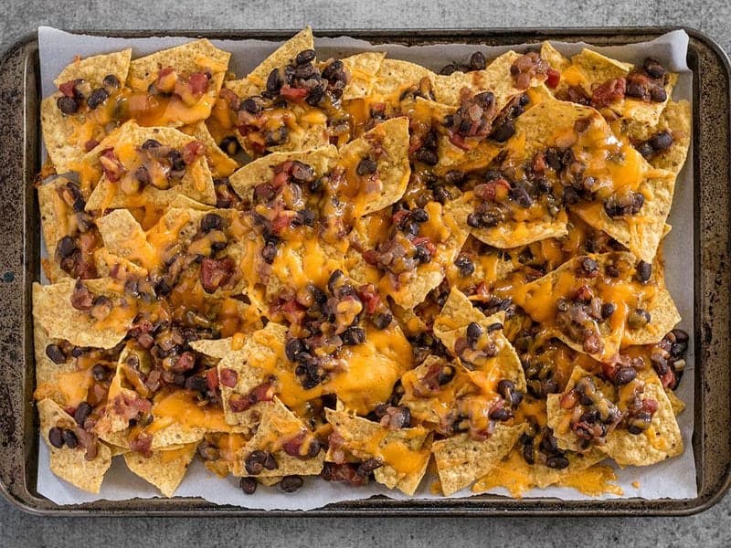 https://www.budgetbytes.com/wp-content/uploads/2017/04/Baked-Nachos-no-cold-toppings.jpg