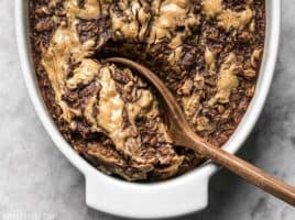 This Peanut Butter Brownie Baked Oatmeal is an indulgent-yet-healthy breakfast with rich chocolatey goodness and just a hint of sweetness. BudgetBytes.com