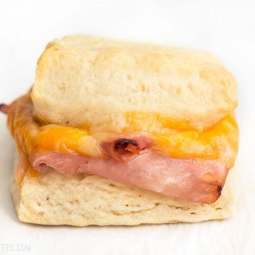 These Ham and Cheese Biscuits are a super indulgent, yet super easy treat for your weekend breakfast or to serve guests. BudgetBytes.com
