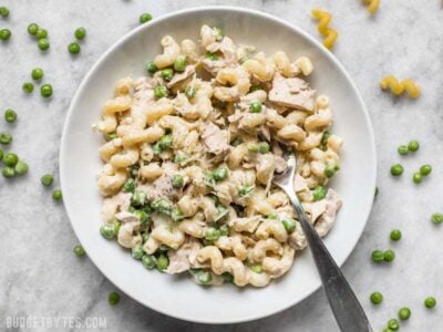 This quick and comforting Creamy Tuna Pasta with Peas and Parmesan is a fast and easy weeknight dinner that only requires a few simple ingredients. Budgetbytes.com