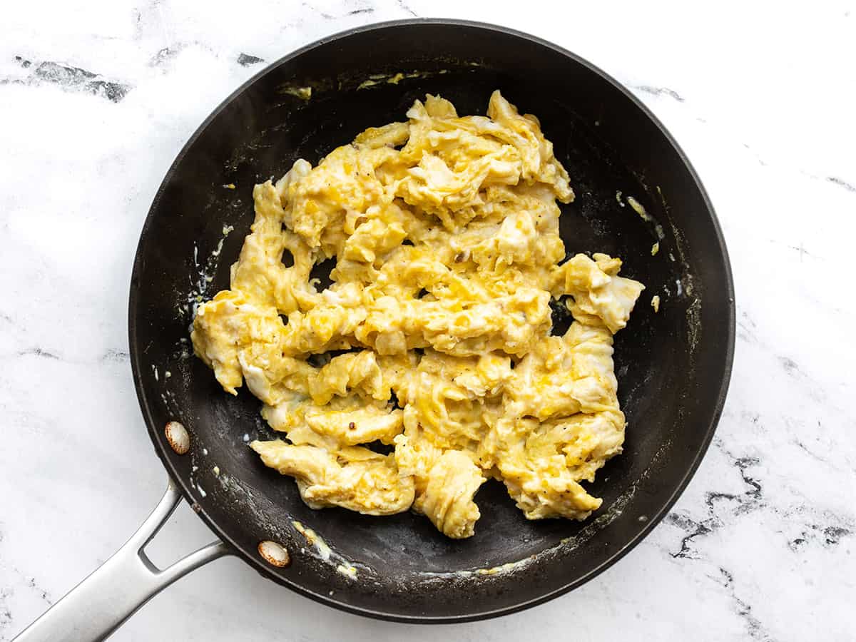 Scrambled eggs in the skillet