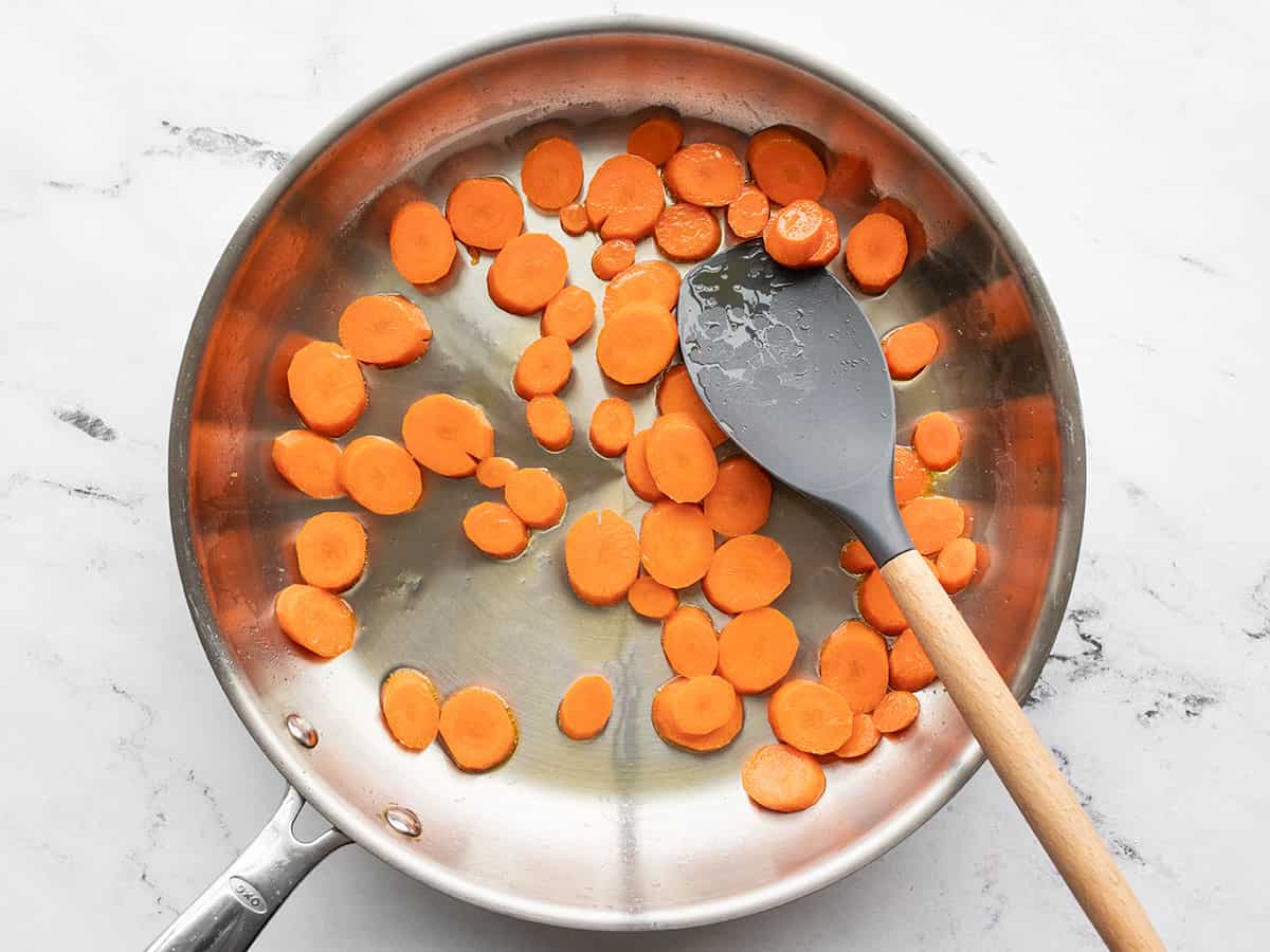 https://www.budgetbytes.com/wp-content/uploads/2021/02/2-Saute%CC%81-Carrots.jpg