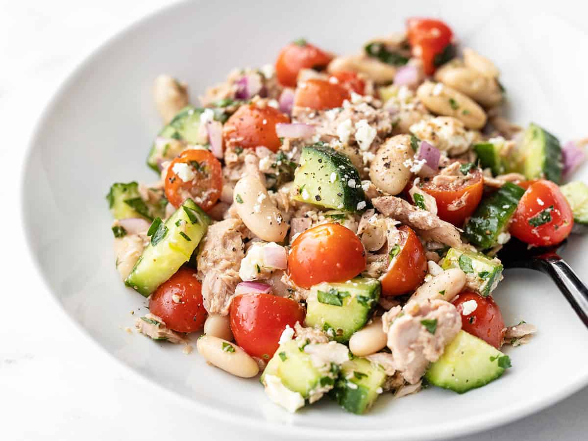 https://www.budgetbytes.com/wp-content/uploads/2021/02/Mediterranean-Tuna-Salad-side.jpg