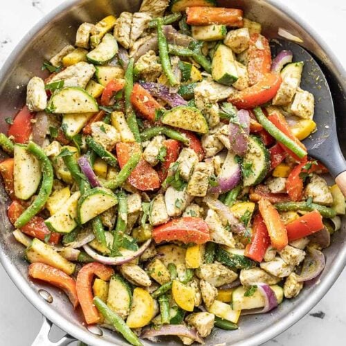 https://www.budgetbytes.com/wp-content/uploads/2021/05/Pesto-Chicken-and-Vegetables-close-500x500.jpg