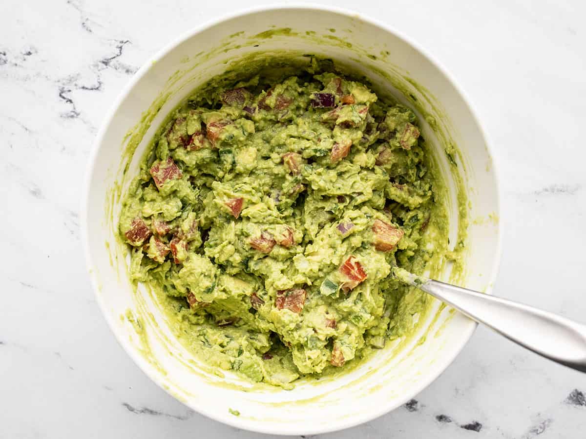 Mixed guacamole in the bowl.