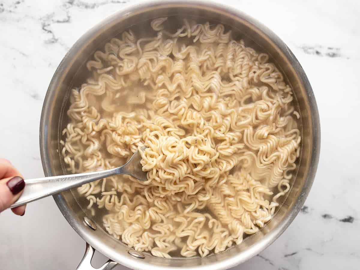 Meal Prep Instant Noodle Cups - Meal Plan Addict