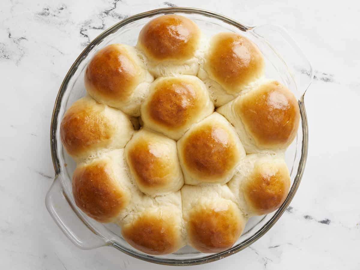 Baked rolls in the pie plate.
