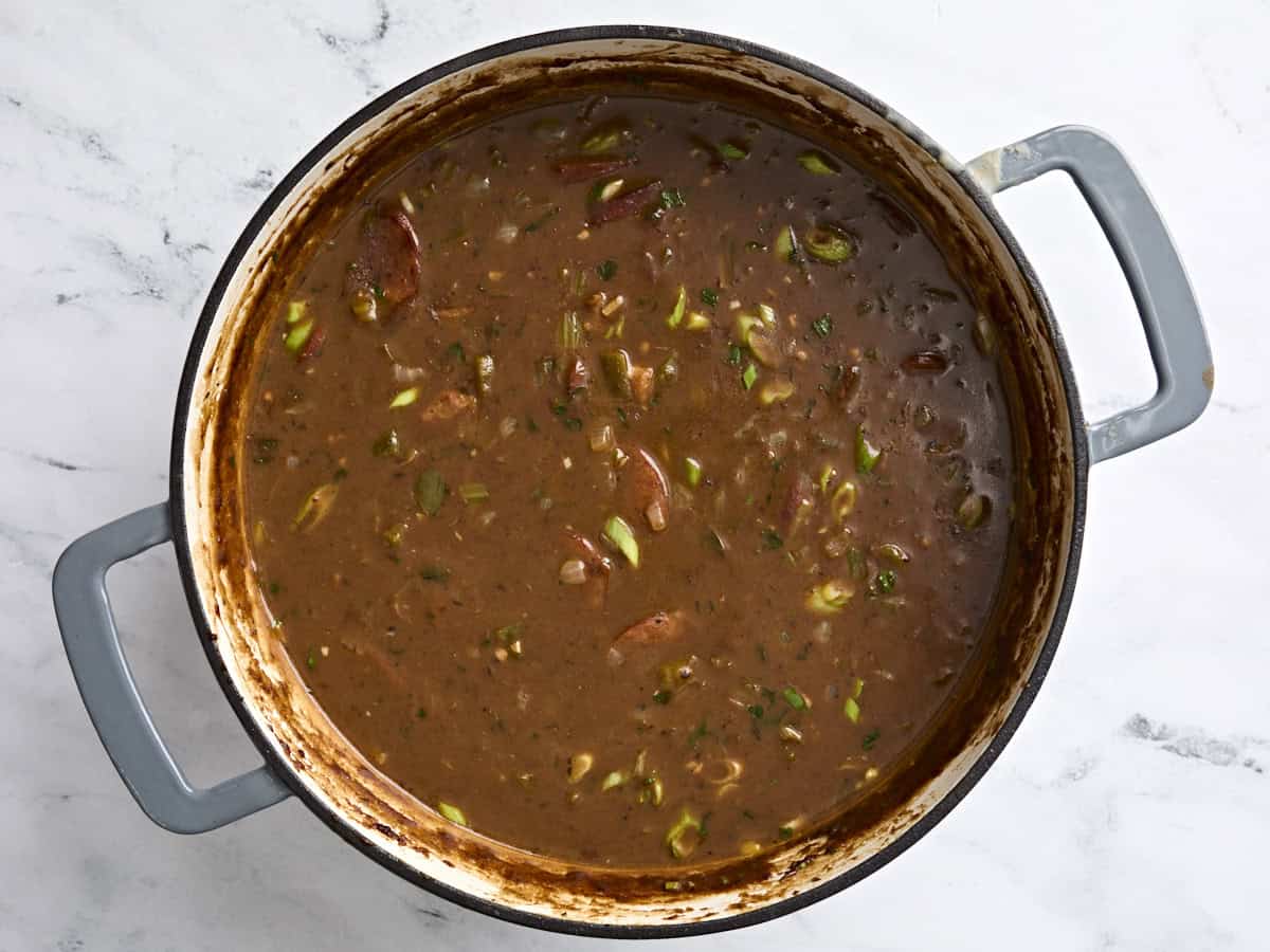Finished gumbo in a pot.