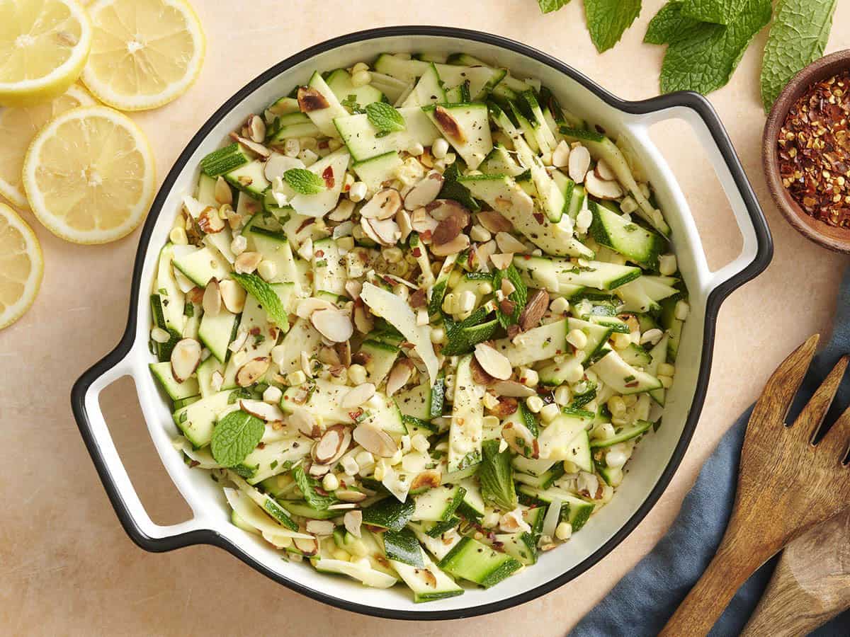 Zucchini, Jagung, dan Salad Almond Panggang