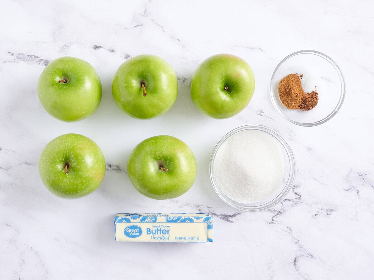 The ingredients for fried apples.