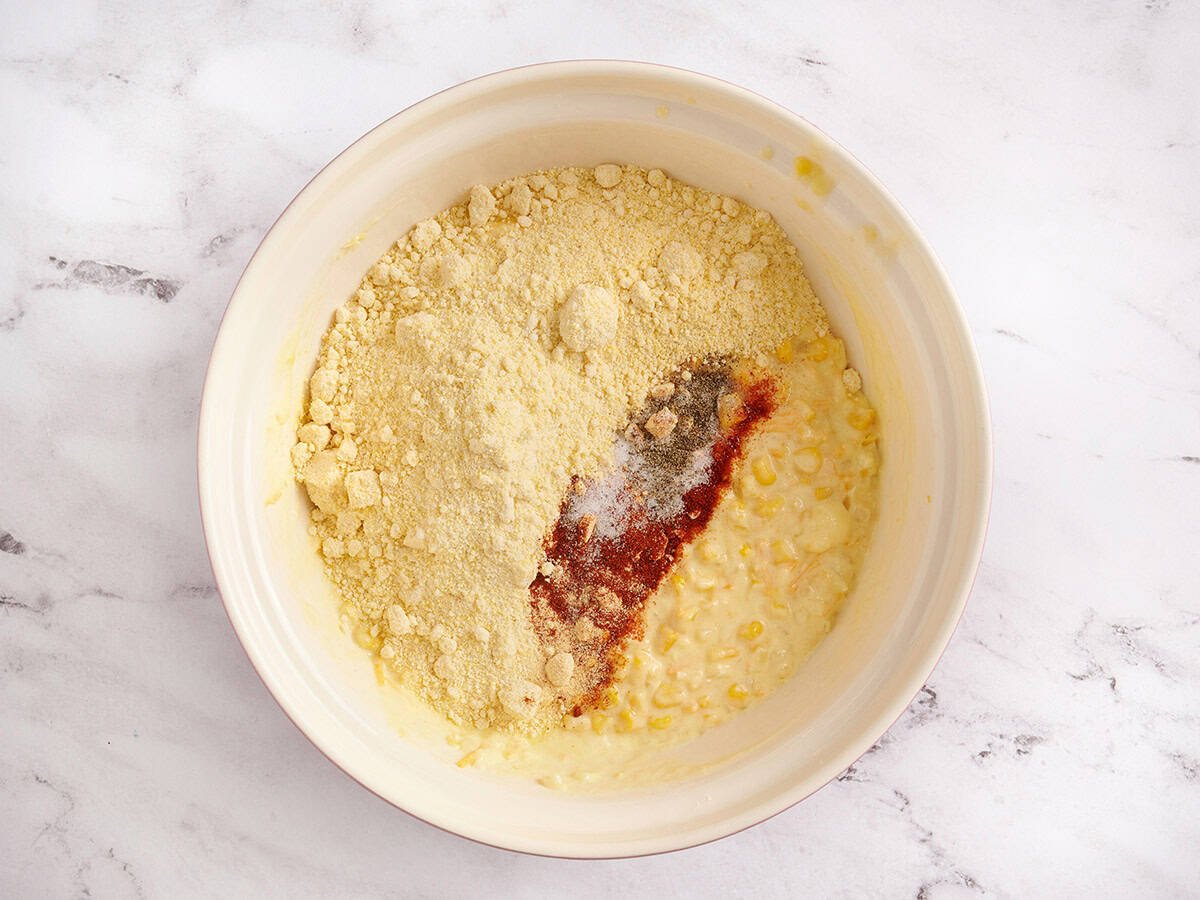 Add cornbread mixture and seasonings to bowl.