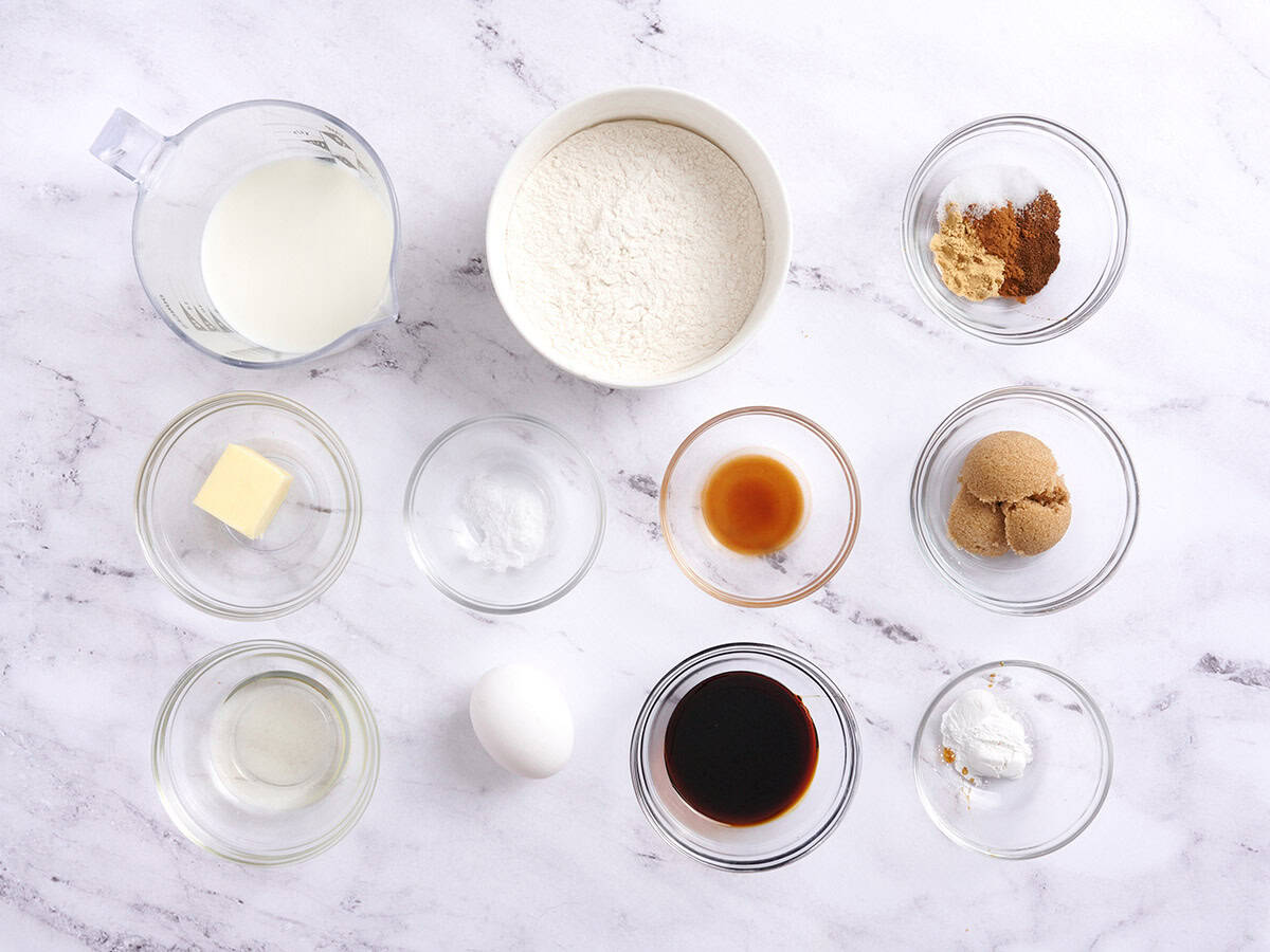 The ingredients to make gingerbread pancakes.